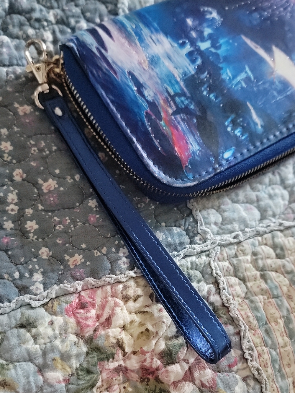 DISNEY Parks Avatar Pandora Light Up Wristlet clutch Wallet - Picture 7 of 7